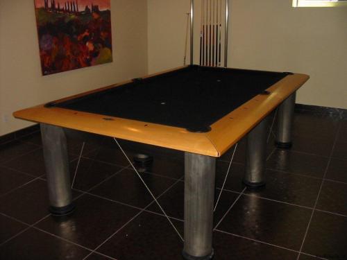 Brunswick Table